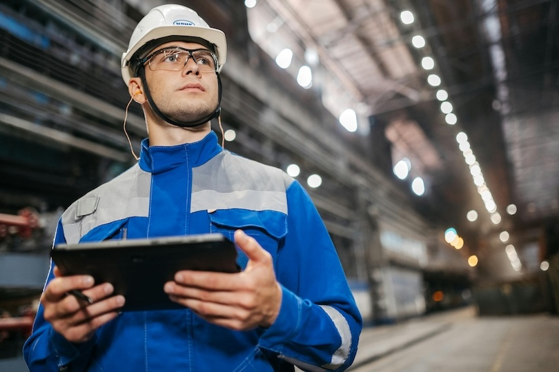 How Smart Tech Transforms Industrial Workspaces for Safety and Efficiency